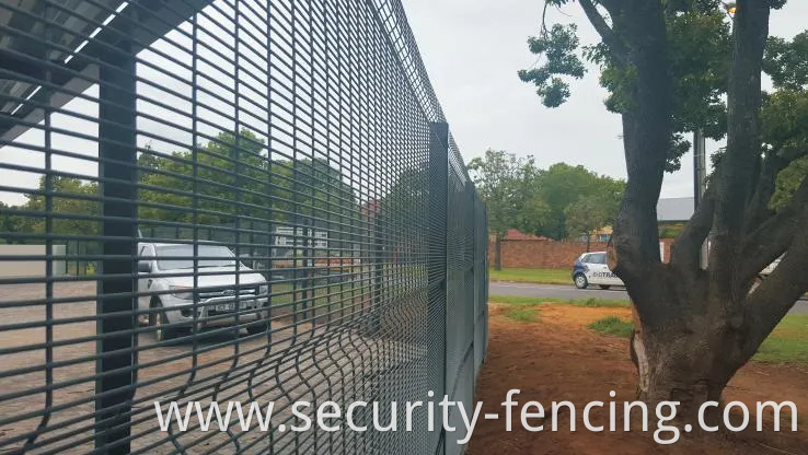 China Anti Climb Mesh Fence for Airport Prison Application